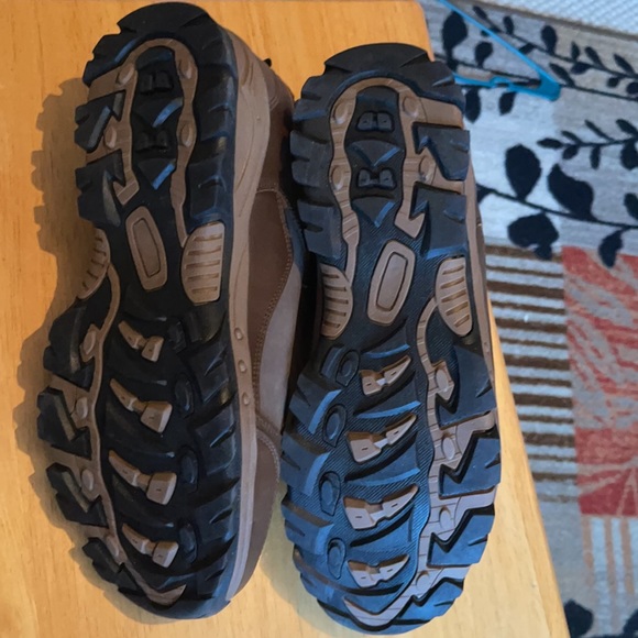 Brand new men’s London Fog hiking boots. - Picture 11 of 13